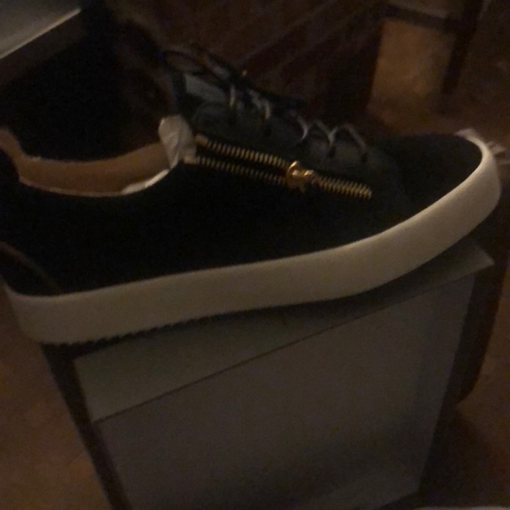 Brand new Giuseppe Zanotti sneakers NWT